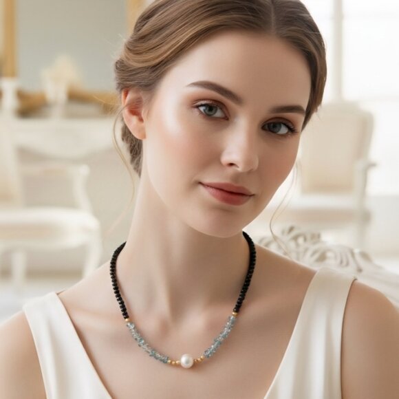 🆕️ Boho Chic Crystal & Freshwater Pearl Necklace With Gold Plated Bead Accents - Picture 1 of 11
